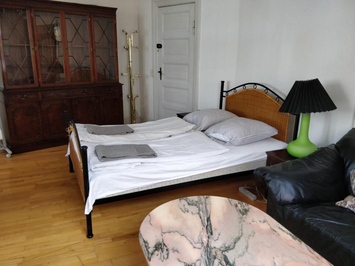 Large Double or Twin Room with Shared Bathroom